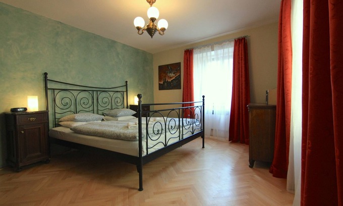 Mala Strana Apartment | Cosy rustic 1 Bedroom Apartment in Mala Strana