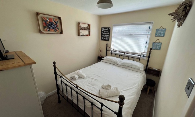 Dartmouth Ski Chalet | Cosy Self-Catering Chalet in Beautiful South Devon