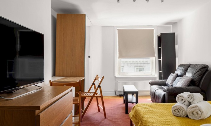 Courtfield Apartment | Cosy studio in Earls Court flat 17