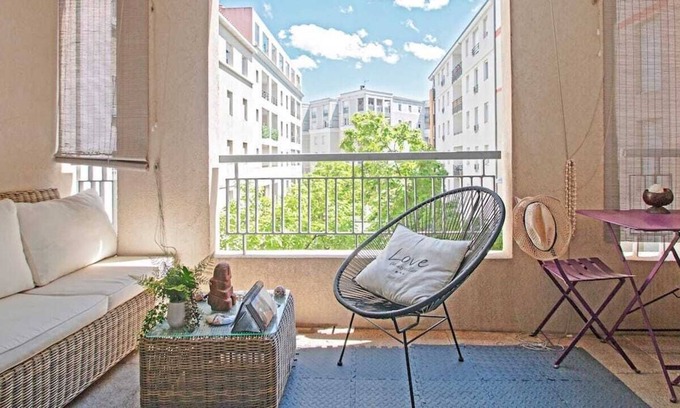 Aiguerelles Apartment | Cosy T2 Terrasse-clim-parking-tramway