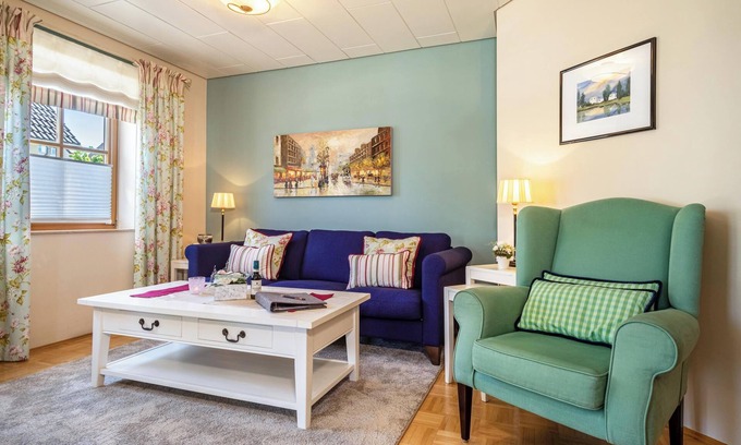Neufrach Apartment | Cosy Vacation Apartment 2 on "Trostelhof" with Balcony