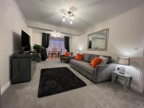 Stow-on-the-Wold House | Cotswold apartment with private parking!