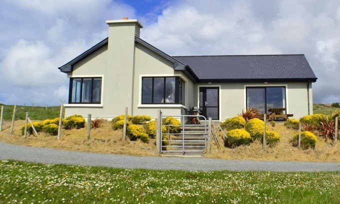Leagun Cottage | Cottage 103 - Claddaghduff