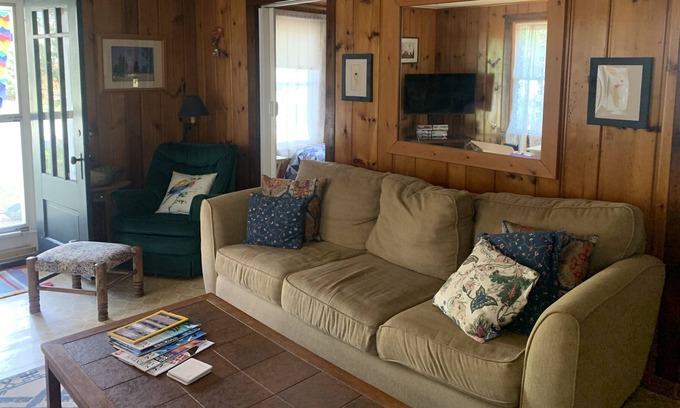 Northeastern Michigan Cottage | Cottage 3 minute drive from Tawas lighthouse