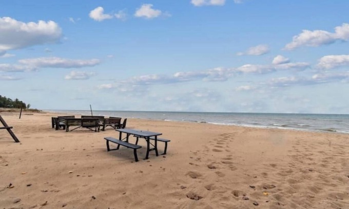Greenbush Cabin | Cottage #5: 3BR/1BA Relaxing Lakeside Retreat!nn