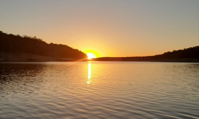 Mountain Home Cottage | Cottage #6 on Bull Shoals Lake nestled in the woods, Remodeled with fireplace