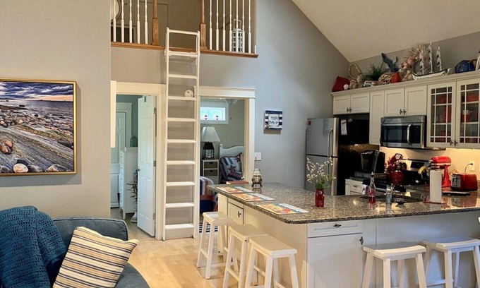 Wells Cottage | Cottage at Summerscape Resort