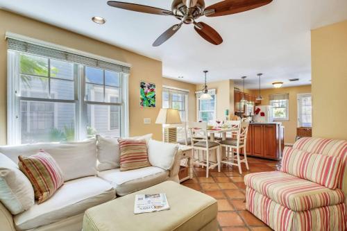 Key West House | Cottage by the Pool by AvantStay w Balcony BBQ Shared Pool Month Long Stays Only