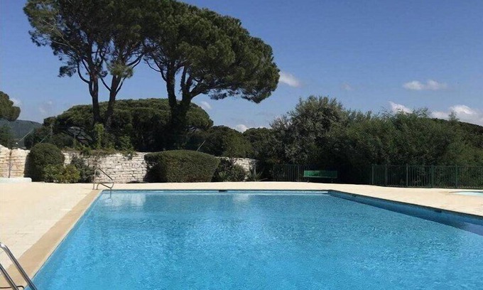 Gassin Apartment | Cottage for 5 people in an estate with a pool and tennis court in Gassin