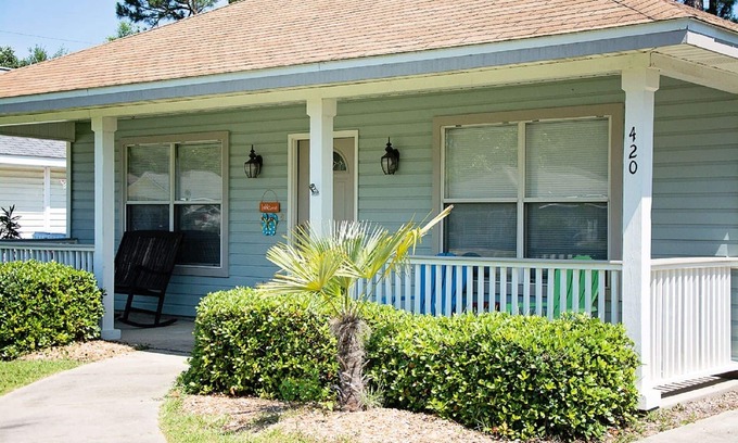 Gulf Shores House | Cottage house Near Beach/All Attractions 2/2 Super Clean Private