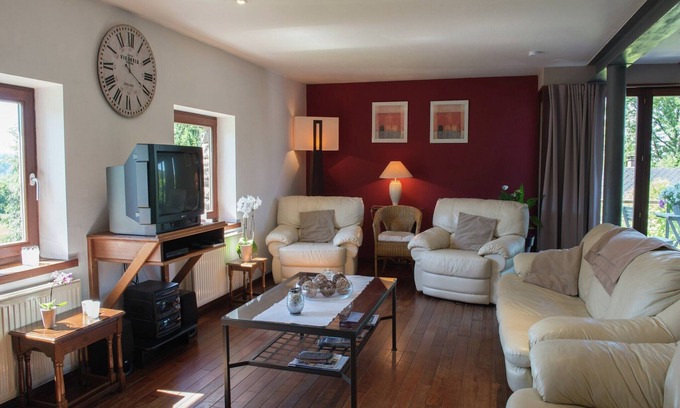 Walk Cottage | Cottage in Libômont with Sauna & Near Malmedy