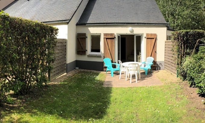 Ploemel House | cottage in the heart of Saint Laurent golf course in Ploemel