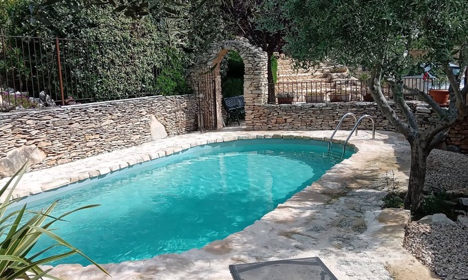 Villars House | Cottage in village property in the Luberon