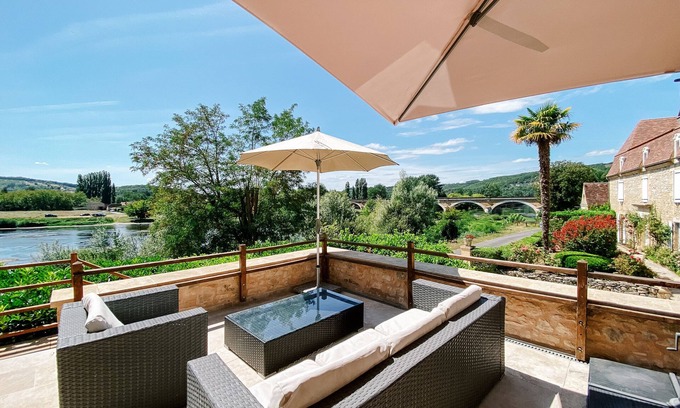 Saint-Cyprien Cottage | Cottage L'Enea Terrasse, Penthouse River View, Family Treat with Pool & Gardens