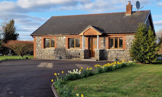 Newtowncashel House | Cottage on Lough Ree/River Shannon in the heart of Ireland