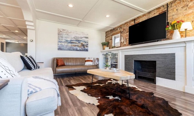 People's Freeway Apartment | Cottage on Main - Only Minutes to Downtown SLC!