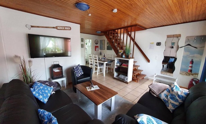 Friedrichskoog-Spitze House | Cottage sailor yarn 1 with Wi-Fi and SKY