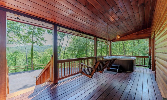 Blue Ridge Cottage | Cottage w/Hot Tub: 3 Mi to Downtown Blue Ridge!