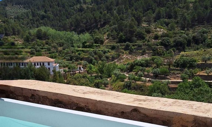 Alcoleja House | Cottage with jacuzzi and great mountain views
