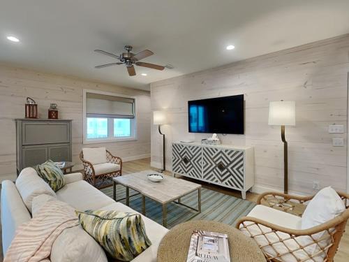 Orange Beach House | Cottages at Old Bay #4