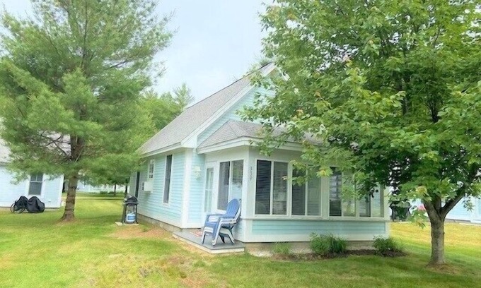 Summer Village Cottage | Cottages at Summer Village, fully furnished cottage, Wi-fi, heated pools, hot tub