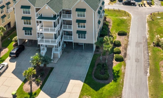 Ocean Isle Beach Condo | CottageVacations4u "The Great Escape"-ocean view villa-pool club-direct beach access