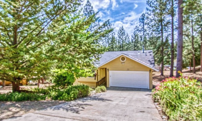Groveland Apartment | Cottonwood Cottage at Pine Mountain Lake