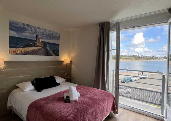Saint-Marc Hotel | Couett'Hôtel Brest Port de plaisance, Les pieds dans l'eau