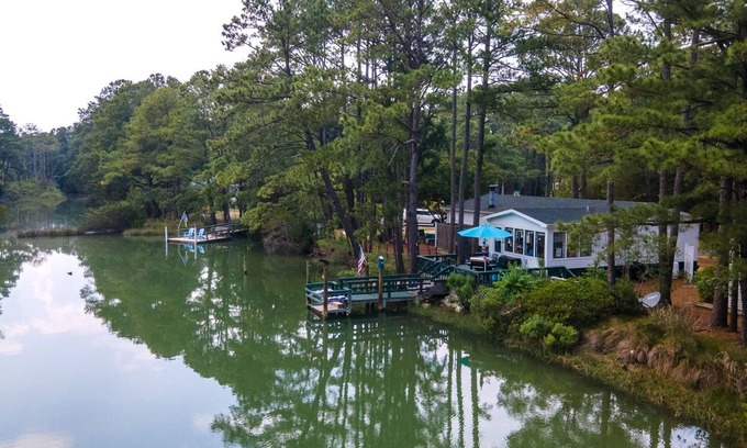 Birdsnest House | Counting Corks - Waterfront, Pet friendly, private dock!