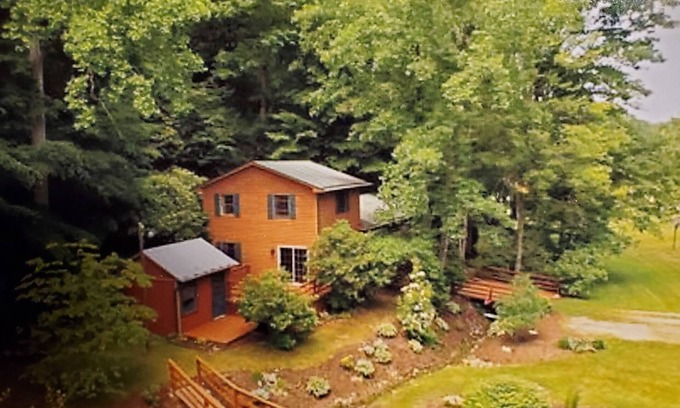 Floyd House | Country Cabin in the Blue Ridge Mountains of Floyd County