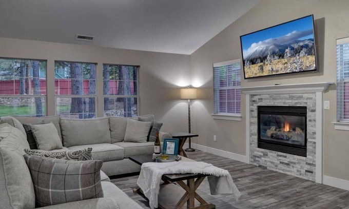 Flagstaff House | Country Club area, AC, large fenced yard, pet friendly