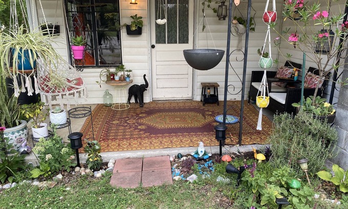 Pelham House | Country home 15 min to Bonnaroo farm & 10 min to the Caverns w Jacuzzi hot tub