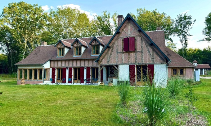 Mont-pres-Chambord House | Country house for family celebrations