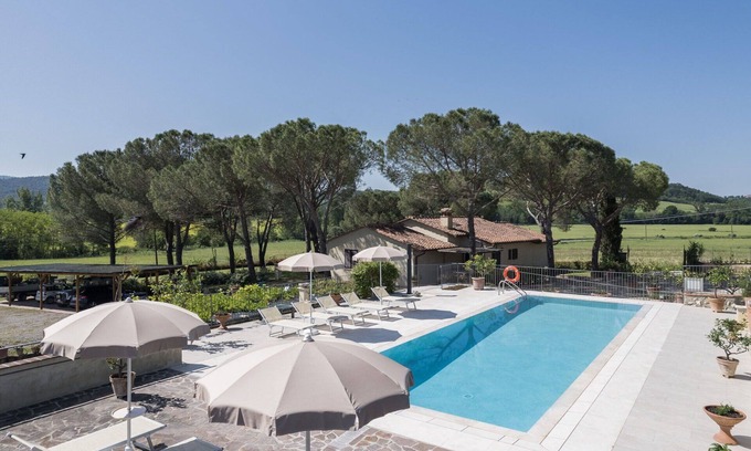 Colle di Val d'Elsa Other | Country House / Farm House in Colle Di Val D'elsa with 2 bedrooms sleeps 5