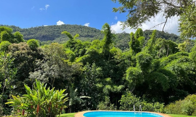 Petropolis Cottage | Country House with Pool and Cinematic View in Luxury Condominium