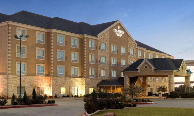 Quail Creek Hotel | Country Inn & Suites by Radisson, Oklahoma City - Quail Springs, OK
