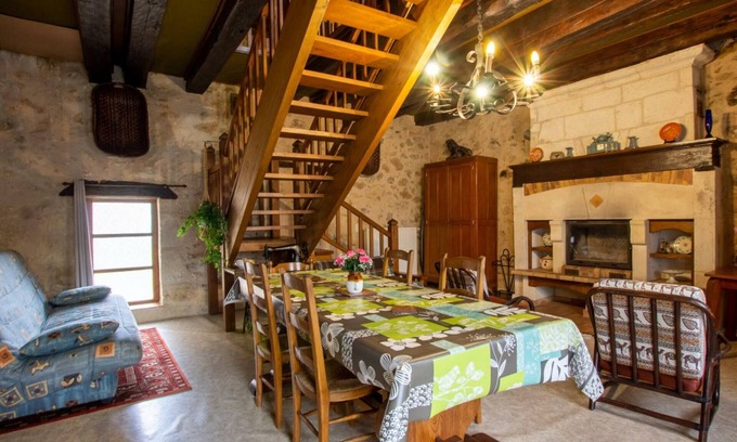 Saint-Front-la-Riviere Cottage | Countryside house with 2 bedrooms, Wifi, parking, pets allowed