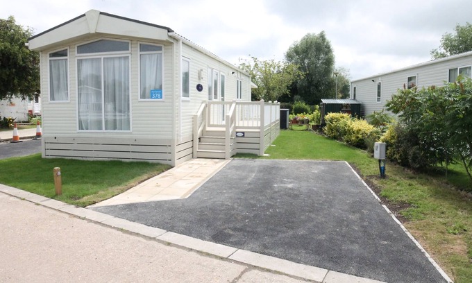 Stourmouth House | Countryside Holiday Park by the River nr Canterbury (Pet-Friendly)