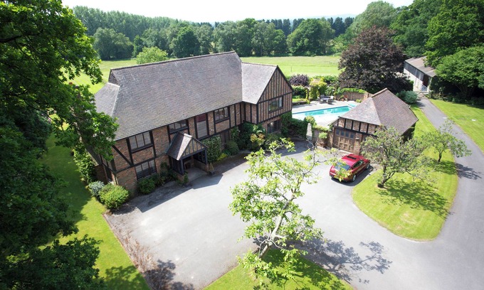 Liphook House | Countryside Manor House with Pool and Rural Views