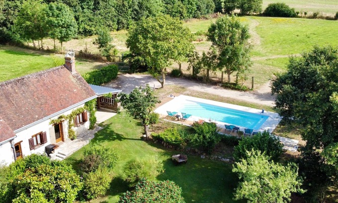 Chateaudun Cottage | Countryside Retreat with Pool in Châteaudun's Historic Charm