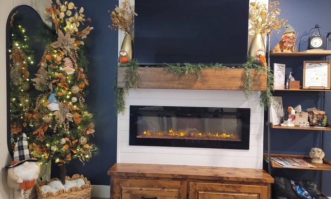Downtown Branson Condo | Couple's Downtown Getaway: nNo Stairs/Fireplace/King Bedn/Indoor Pool
