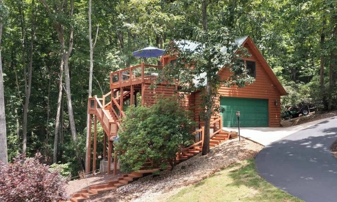 Dahlonega Cabin | Couples Carriage House Retreat - Wineries & Hiking