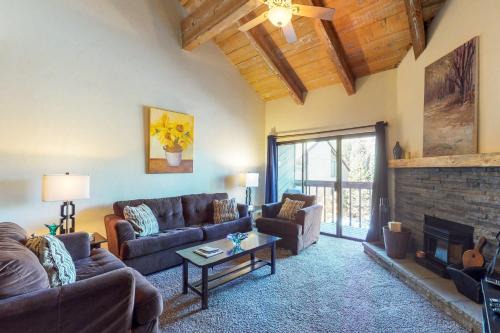 Mammoth Lakes Apartment | Courchevel 48