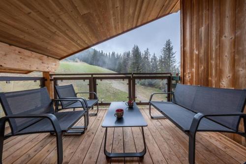 Courchevel Apartment | Courchevel cozy Penthouse with Views & Parking Residence Hellebore