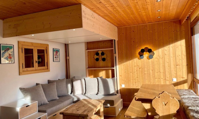 Courchevel Apartment | Courchevel Moriond - Apt 6 ppl, slopes access & south balcony