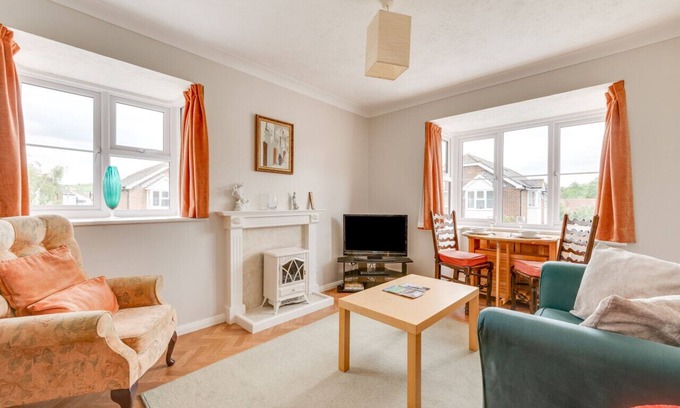 Lewes Apartment | Court Flat - One Bedroom Apartment, Sleeps 2