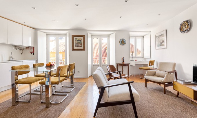 Sacramento Apartment | Courtesy Chiado STYLISH & SUNNY