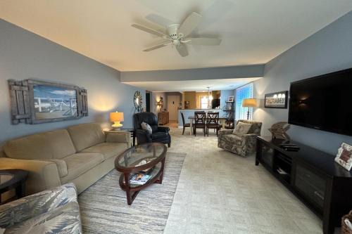 Hilton Head Island Apartment | Courtside, Unit #22