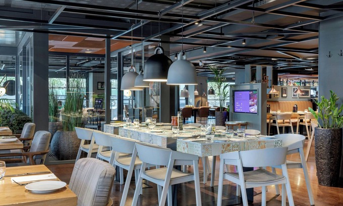 Upper Town Hotel | Courtyard by Marriott Brussels EU