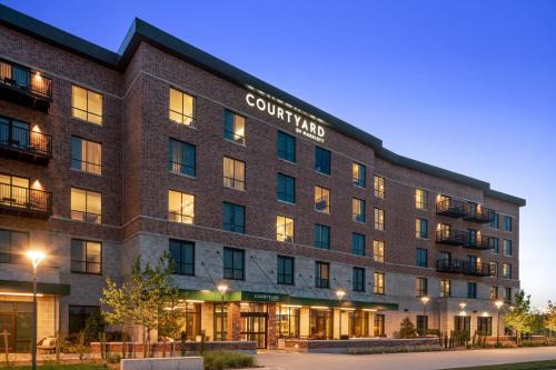 Northeast Houston Hotel | Courtyard by Marriott Houston Northeast